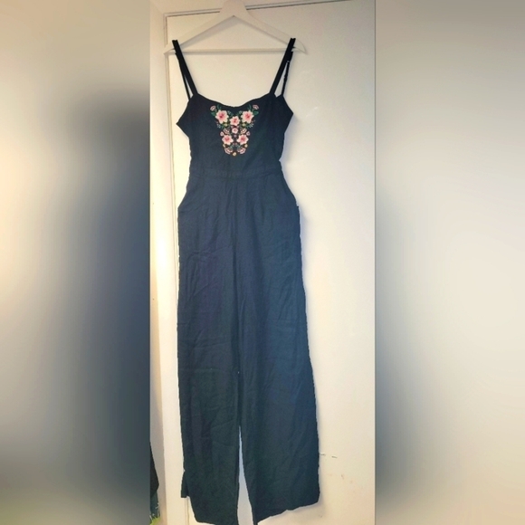 Hollister Floral Embroidered Black Jumpsuit Open Tie Back Elastic Waist Size S - Picture 3 of 14